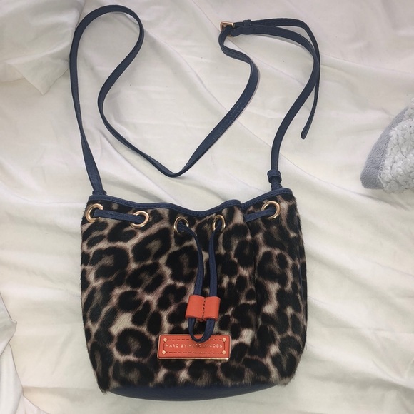 Marc Jacobs cheetah bucket bag - Picture 3 of 5